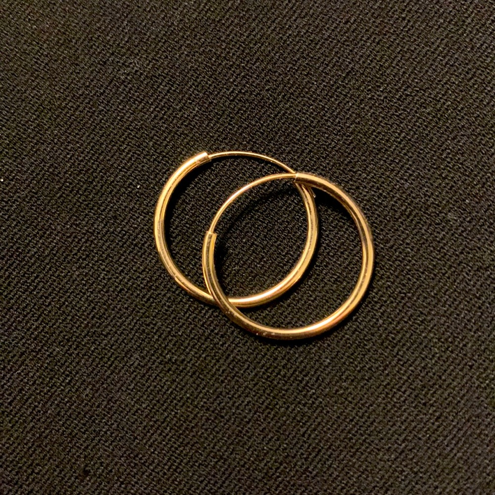 Mejuri Between Hoops